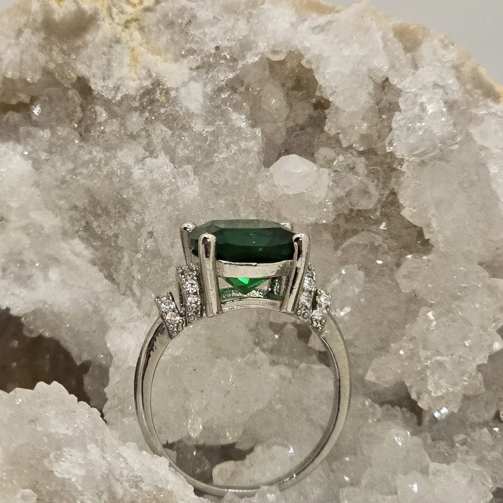 Ring - Picture 4 of 5
